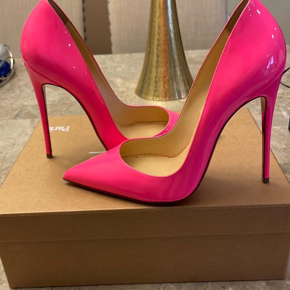 ❤️ON HOLD❤️Christian Louboutin Sz 37 So Kate